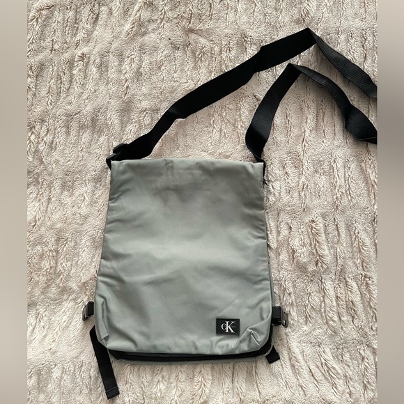 Calvin Klein laptop bag - Picture 2 of 8